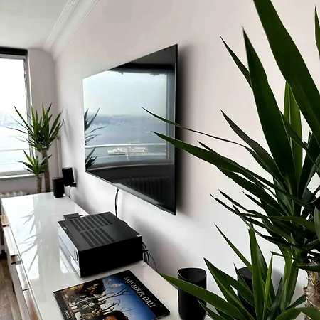 Apartman Deluxe Duplex In Center With 210 Degrees Bosphorus Viewed *