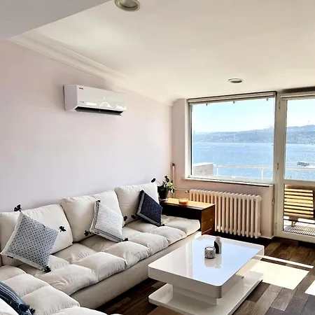 Apartman Deluxe Duplex In Center With 210 Degrees Bosphorus Viewed *